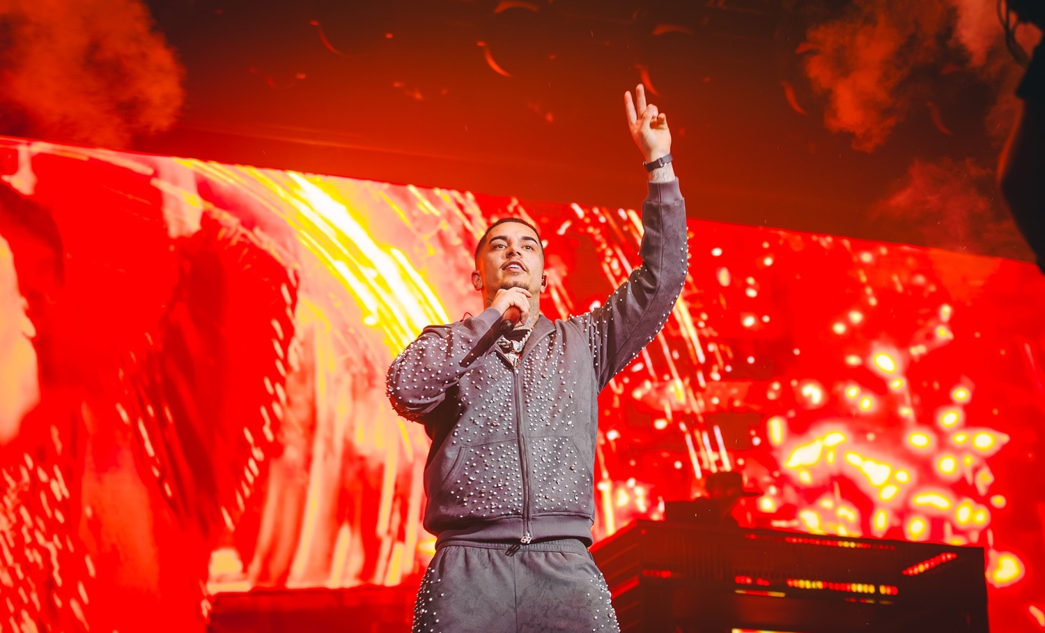 Imagem de Essa semana tem Veigh, em Salvador, encerrando a turnê “Eu Venci o Mundo” de 2025