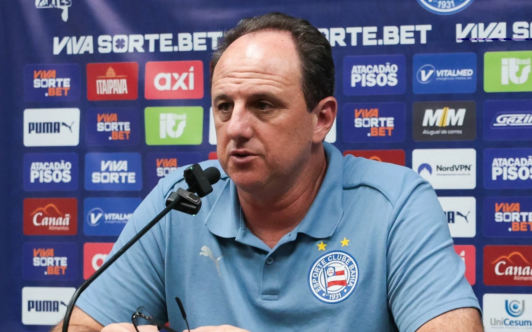 Imagem de Rogério Ceni critica duramente o VAR após derrota do Bahia para o Atlético-MG